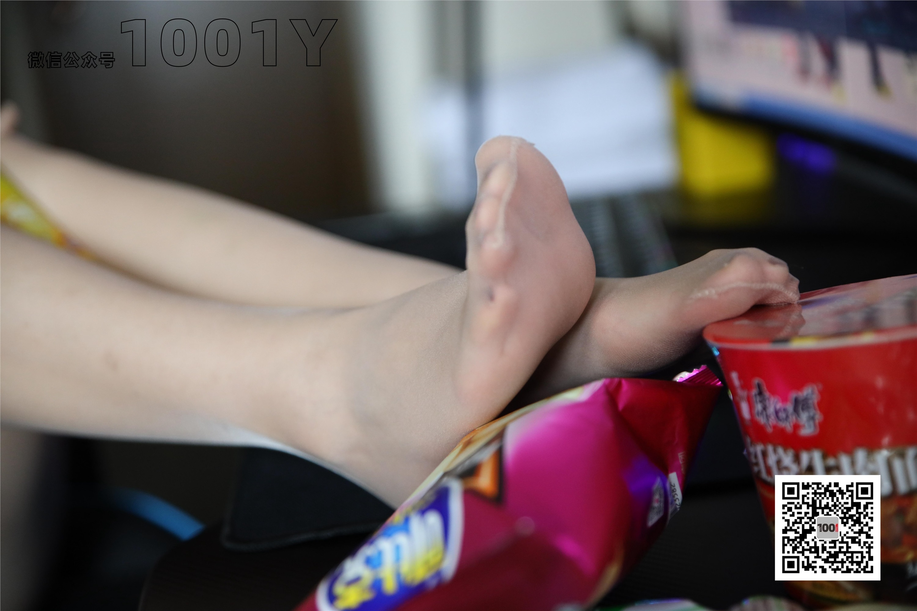 IESS异思趣向 一千零一夜 模特：腿腿《网瘾少女1》